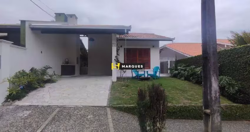 Casa com 3 quartos para alugar na Rua Itajubá, Bom Retiro, Joinville