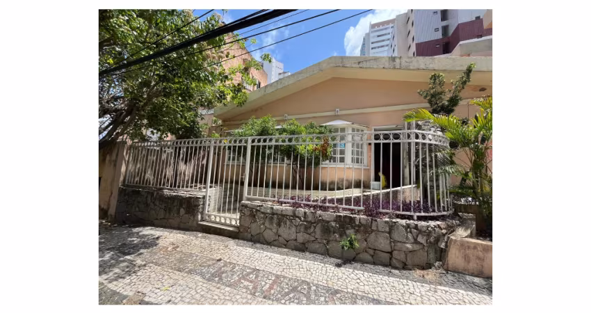 Excelente casa no Meireles para investir