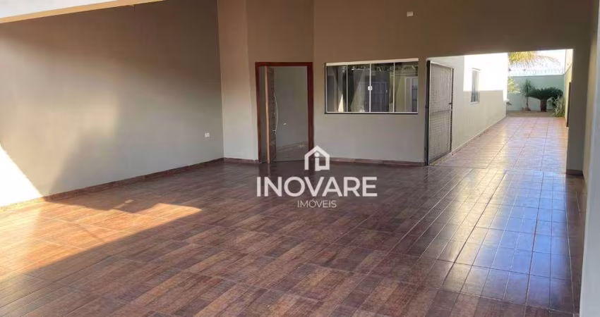 Casa com 3 dormitórios à venda, 198 m² por R$ 650.000,00 - Vila Vitória - Itumbiara/GO