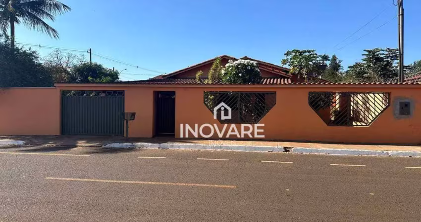 Casa com 3 dormitórios à venda, 208 m² por R$ 530.000,00 - Alvorada - Araporã/MG