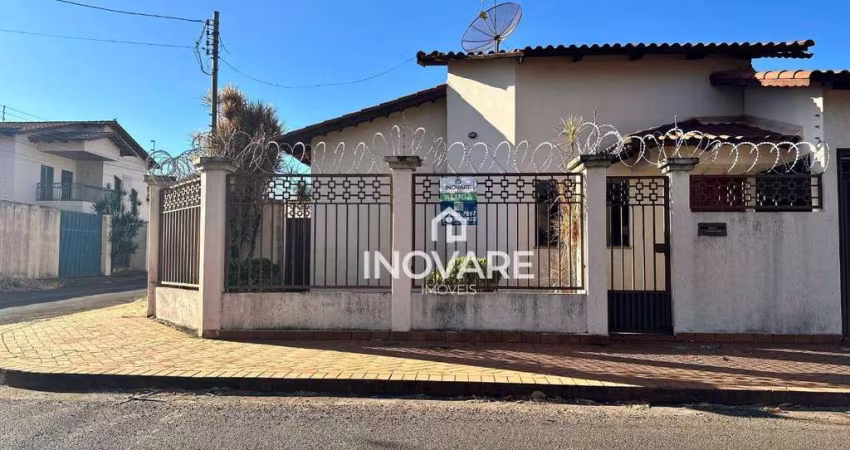 Casa com 3 dormitórios à venda, 198 m² por R$ 650.000,00 - Setor Central - Itumbiara/GO