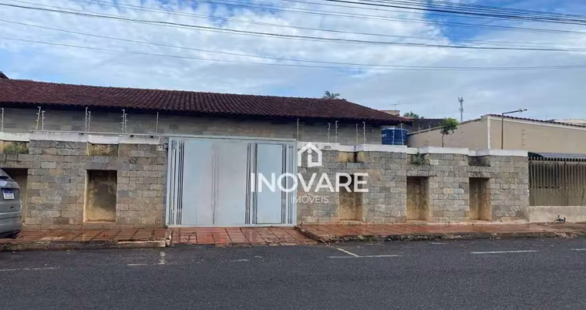 Casa com 3 dormitórios para alugar por R$ 5.000,00/mês - Alto da Boa Vista - Itumbiara/GO