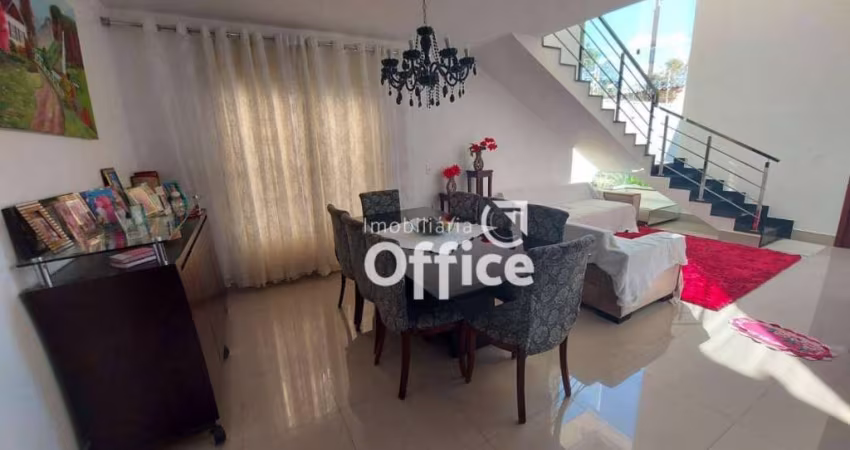 Sobrado com 4 dormitórios à venda, 290 m² por R$ 1.200.000,00 - Residencial Jardins Do Lago - Anápolis/GO
