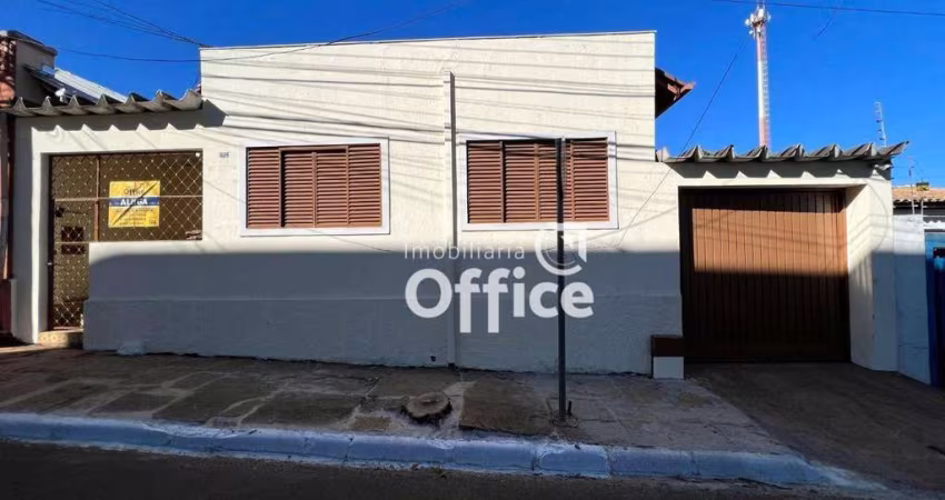 Casa com 2 dormitórios para alugar, 183 m² por R$ 1.200,00/mês - Setor Central - Anápolis/GO