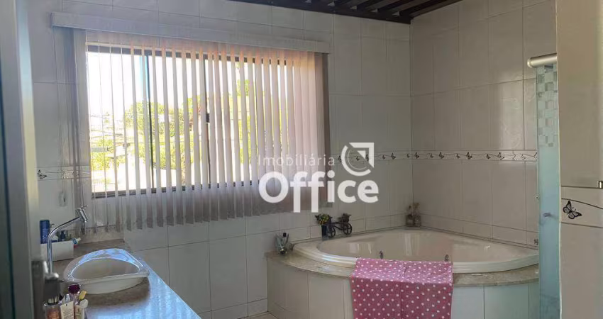 Sobrado com 6 quartos à venda, 255 m² por R$  - Jardim Alexandrina - Anápolis/GO