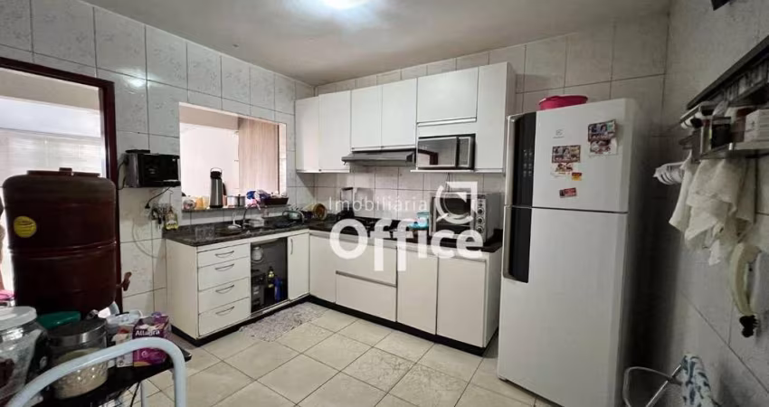 Casa com 2 dormitórios à venda, 107 m² por R$ 330.000,00 - Setor Summerville - Anápolis/GO
