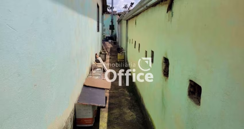 Casa com 2 quartos à venda, 80 m² por R$ 240.000 - Adriana Parque - Anápolis/GO