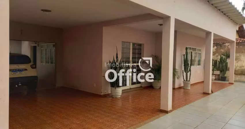 Casa com 3 quartos à venda, 300 m² por R$ 750.000 - Jardim Bandeirante - Anápolis/GO