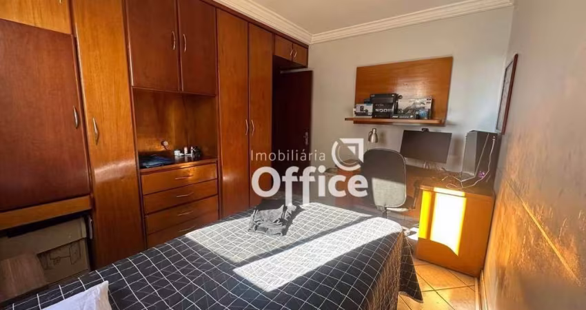 Apartamento com 3 quartos à venda, 78 m² por R$ 300.000 - Jundiaí - Anápolis/GO