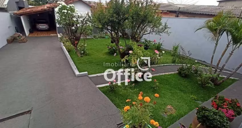 Casa com 4 quartos à venda, 200 m² por R$ 480.000