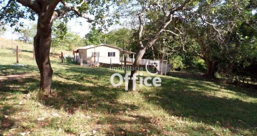 Chácara com 2 quartos à venda, 51000 m² por R$ 850.000 - Zona Rural - Pirenópolis/GO