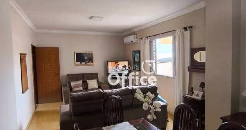 Sobrado com 3 quartos à venda, 269 m² por R$ 800.000 - Centro - Anápolis/GO