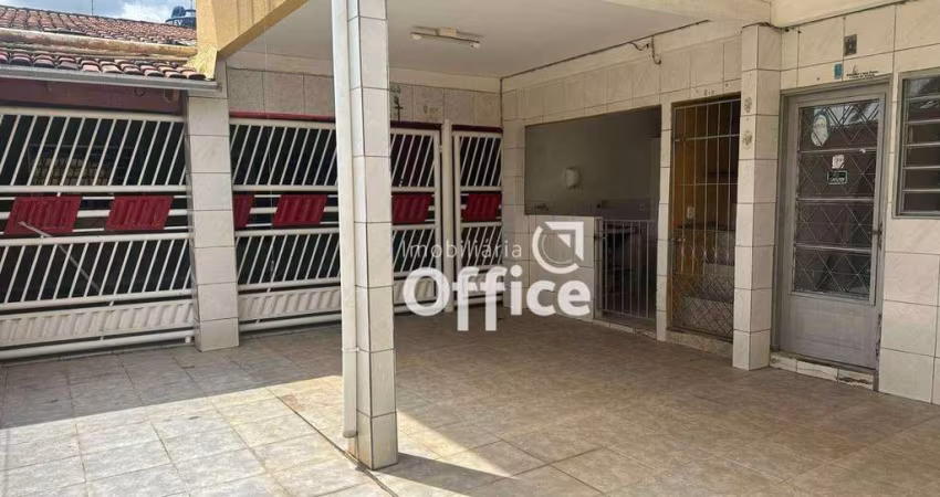 Sobrado com 3 quartos à venda, 235 m² por R$ 450.000 - Setor São José - Goiânia/GO
