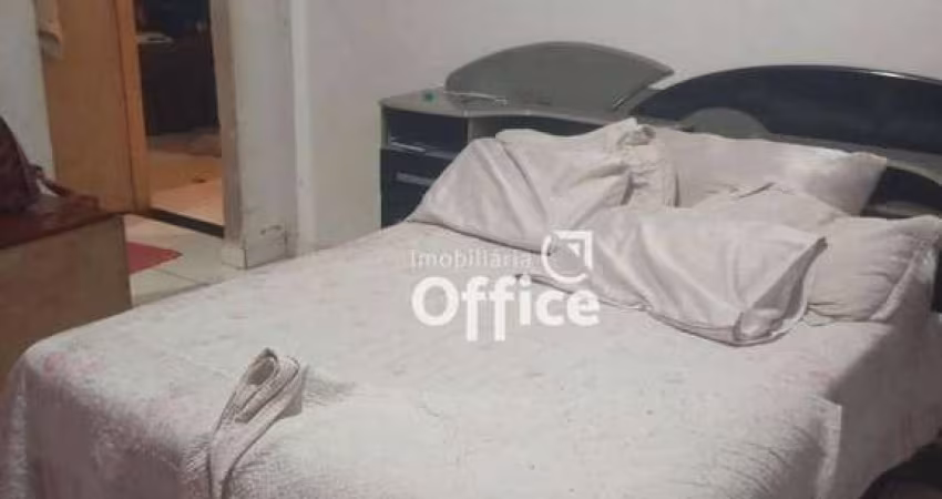 Casa com 3 quartos  à venda, 116 m² por R$ 300.000 - Sítios de Recreio Vale das Laranjeiras - Anápolis/GO