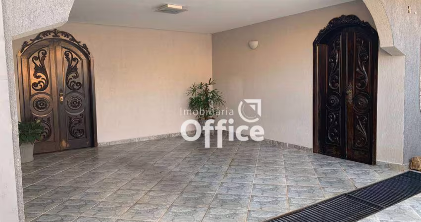 Sobrado com 3 quartos à venda, 360 m² por R$ 680.000 - Vila Brasil - Anápolis/GO