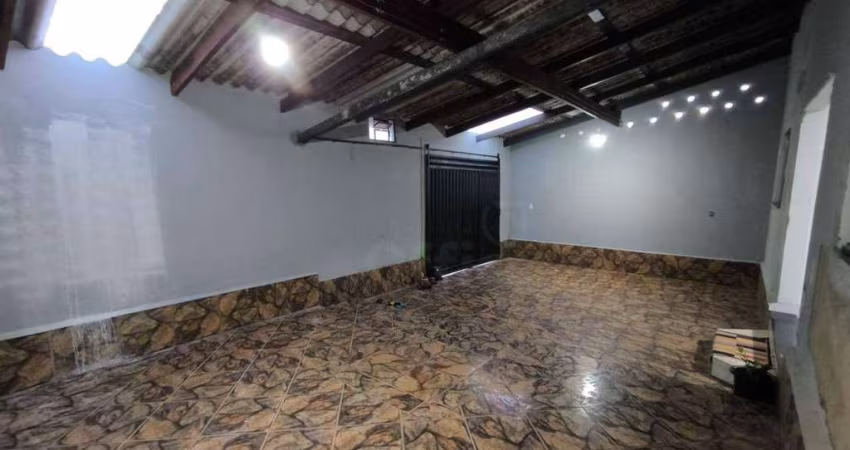 Casa com 3 quartos à venda, 180 m² por R$ 250.000 - Conjunto Habitacional Filostro Machado Carneiro - Anápolis/GO