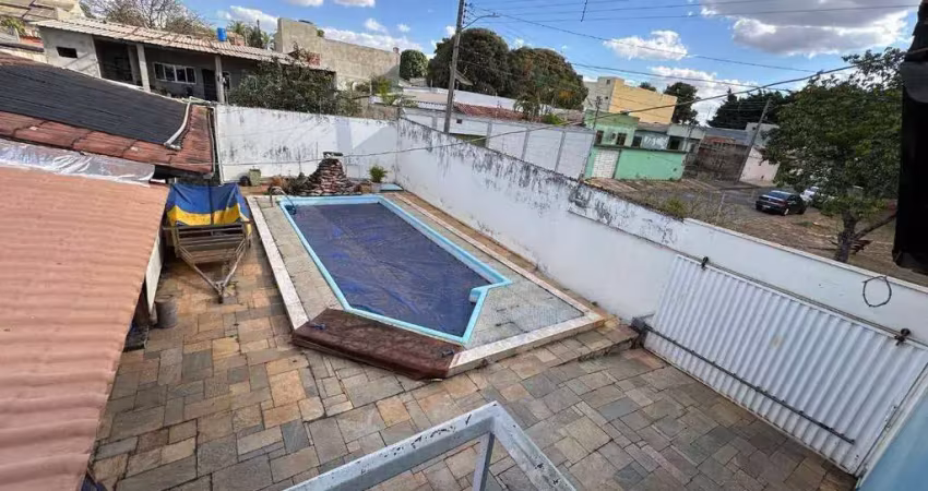 Casa com 3 quartos à venda na Rua 13, 11, Village Jardim Anápolis, Anápolis