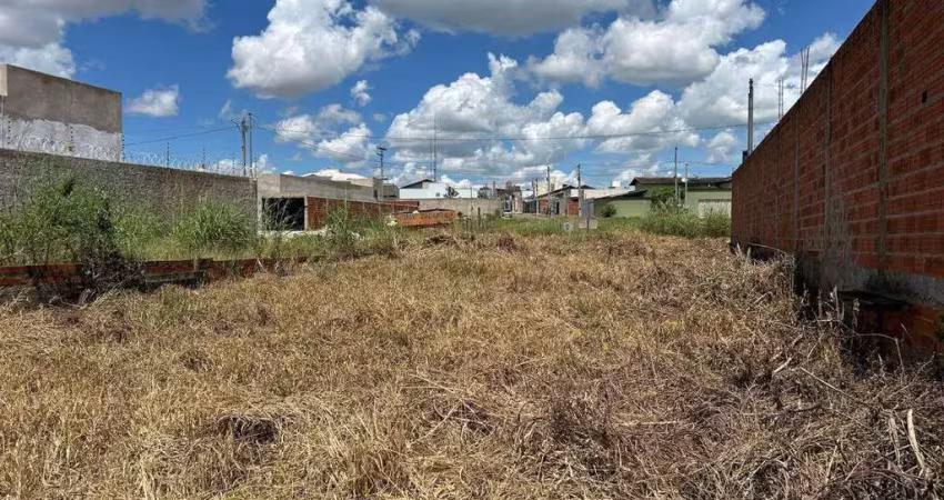 Terreno à venda na Rua 110, 207, Loteamento Residencial Verona, Anápolis