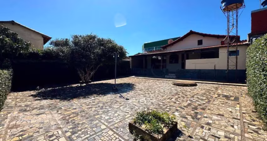 Casa à venda com lote grande  r$ 630.000 - itamaraty - anápolis/go