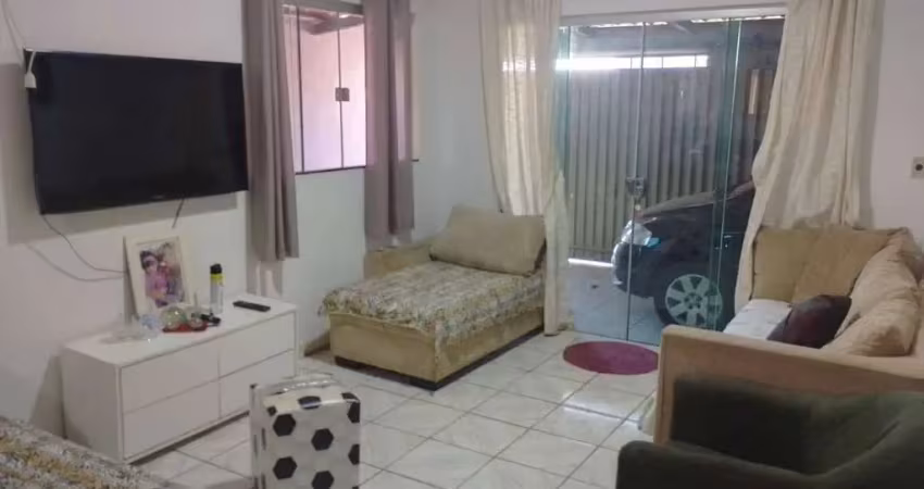 Casa c/ 3 quartos à venda, área const. 175 m² por r$ 300.000 no adriana parque