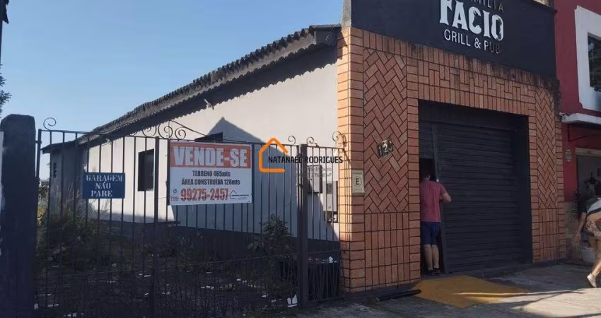 Terreno com salão na Av. Da Saudade em frente a prefeitura de Atibaia