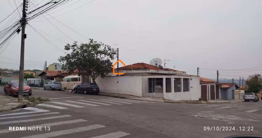Casa de esquina no Atibaia jardim, pode ser ponto comercial
