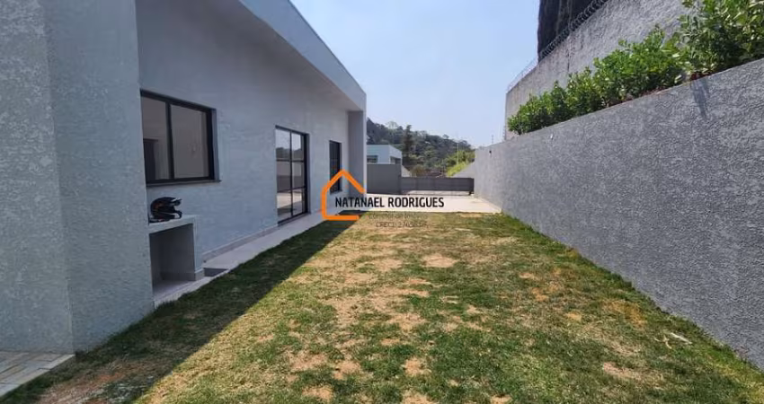 Casa térrea em Conjunto Village