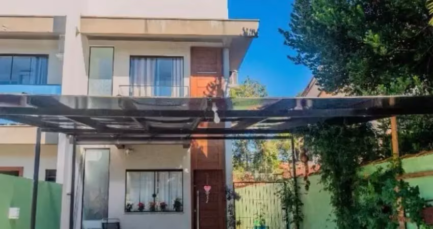 Sobrado de 3 dormitórios com suíte na praia dos ingleses. não financia