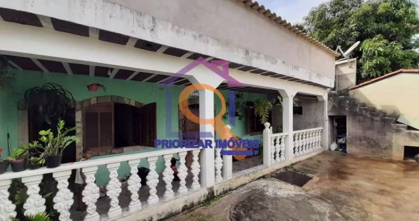 CASA EM LOTE DE 150 M² COM 03 QUARTOS A VENDA  NO BAIRRO FUNCIONÁRIOS- CONTAGEM-