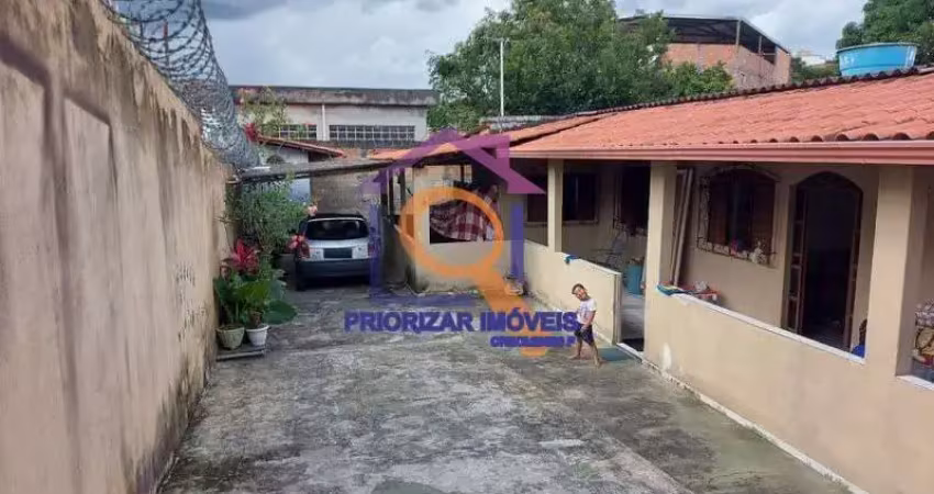 Casa  em lote  300 m² com 02 quartos, 02 banhos e 04 vagas n