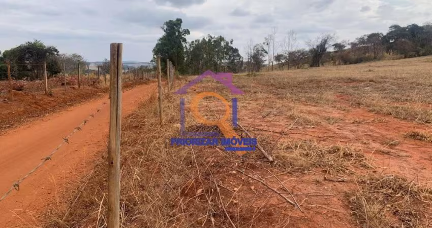 FAZENDINHA COM 03 HECTARES NA REGIÃO DE ITAÚNA- MG