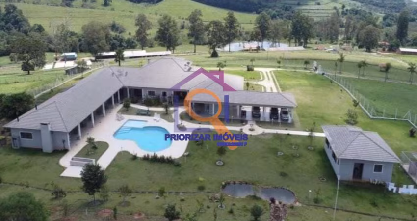 FAZENDA DE ALTO PADRÃO COM 300 HA  EM ITAPETINGA-SP