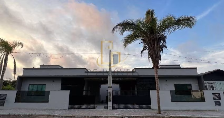 Casa geminada de 2 quartos sendo 1 suíte no bairro Itacolomi em Balneário Piçarras.