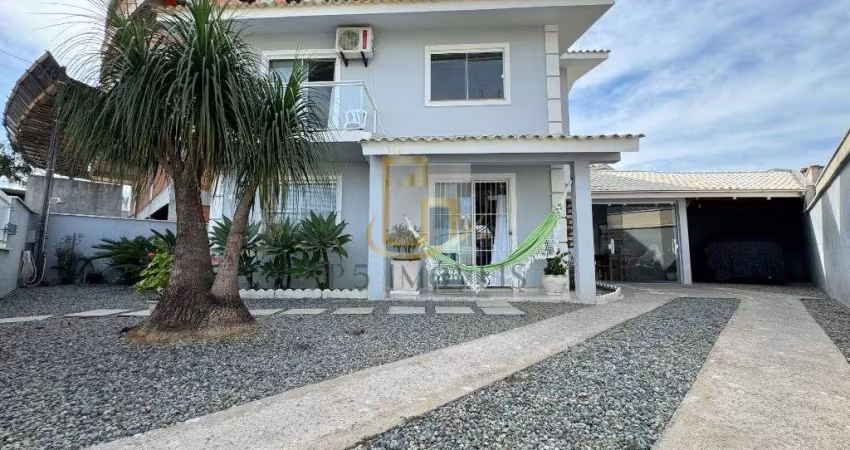 Linda casa para chamar de sua! Com 4 quartos sendo 1 suíte, no bairro Itacolomi em Balneário piçarras.