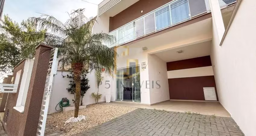 Bela casa composta por 3 dormitorios sendo 1 suite, a 600 metros da praia em balneario picarras.
