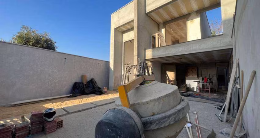Casa de condomínio para venda tem 195 metros quadrados com 3 quartos