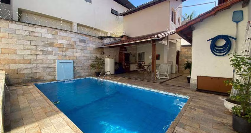 Casa para venda possui 258 metros quadrados com 5 quartos em Planalto - Belo Horizonte - MG