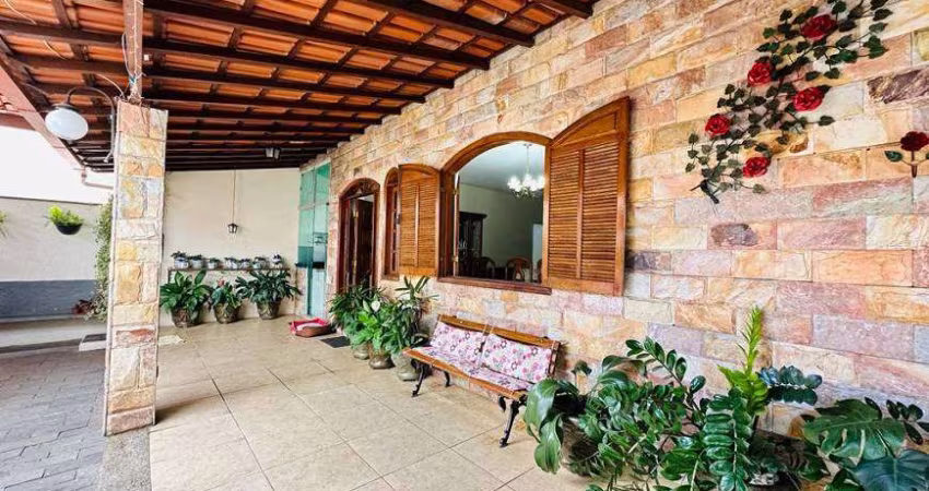 Casa para venda tem 284 metros quadrados com 3 quartos em Dona Clara - Belo Horizonte - MG