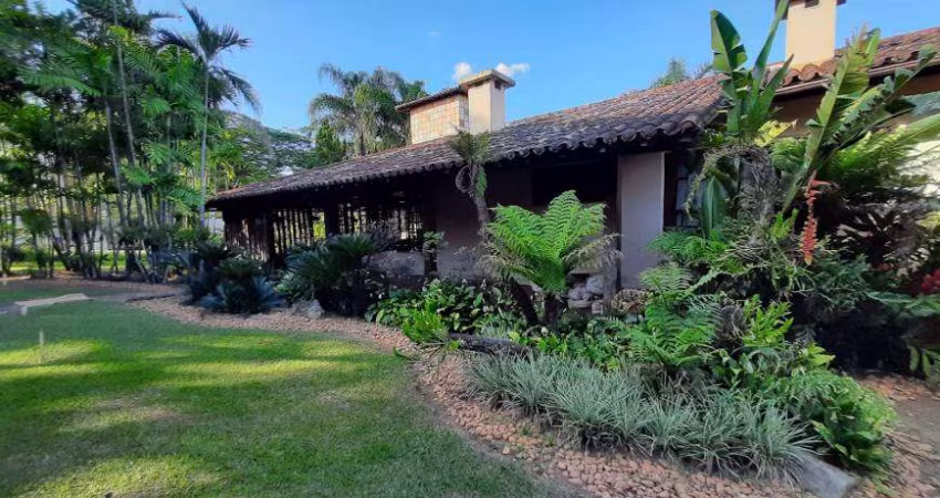 Casa de condomínio para venda com 920 metros quadrados com 5 quartos