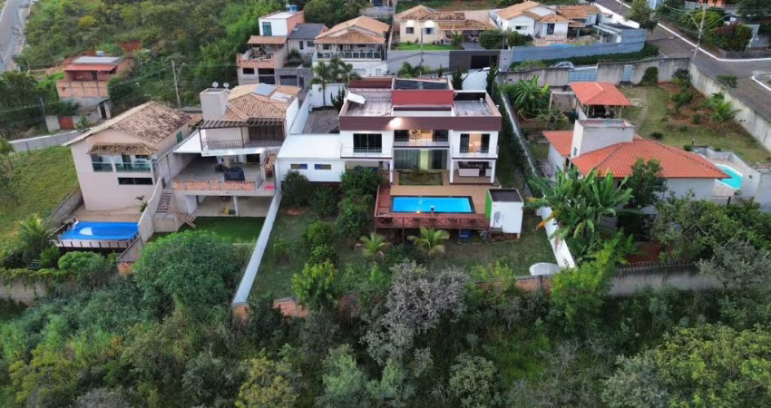 ESPETACULAR MANSÃO COM VISTA PARA LAGOA EM LAGOA SANTA BAIRRO LUNDCEIA.