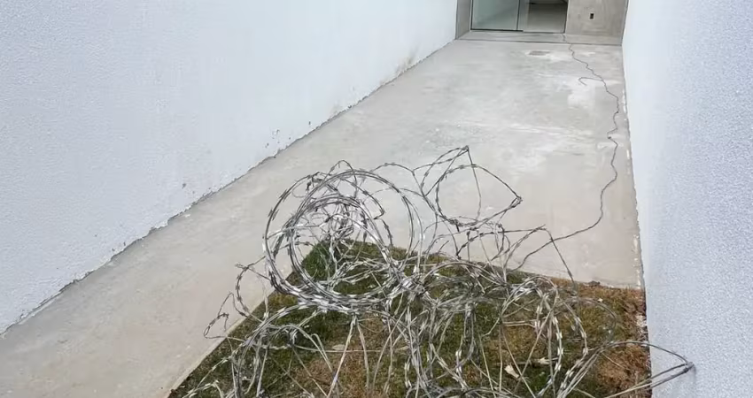 Mega oportunidade de casa com entrada independente no bairro santa branca;