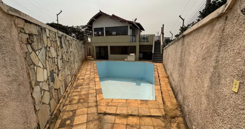 Mega oportunidade de casa em ótima localização no bairro Santa Amélia