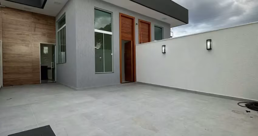 Oportunidade, maravilhosa casa de alta padrão , meio lote plana no bairro vila cloris;