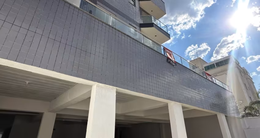 OPORTUNIDADE Linda Área privativa em U,  no bairro Heliópolis, Belo Horizonte.