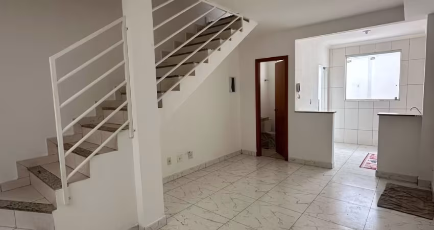 Oportunidade de casa em condomínio em ótima localização no bairro Jardim Leblon