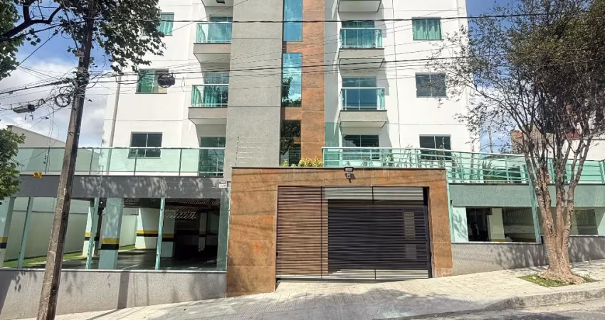 Excelente Apartamento em Cobertura no bairro Planalto a poucos metros da avenida Cristiano Machado.