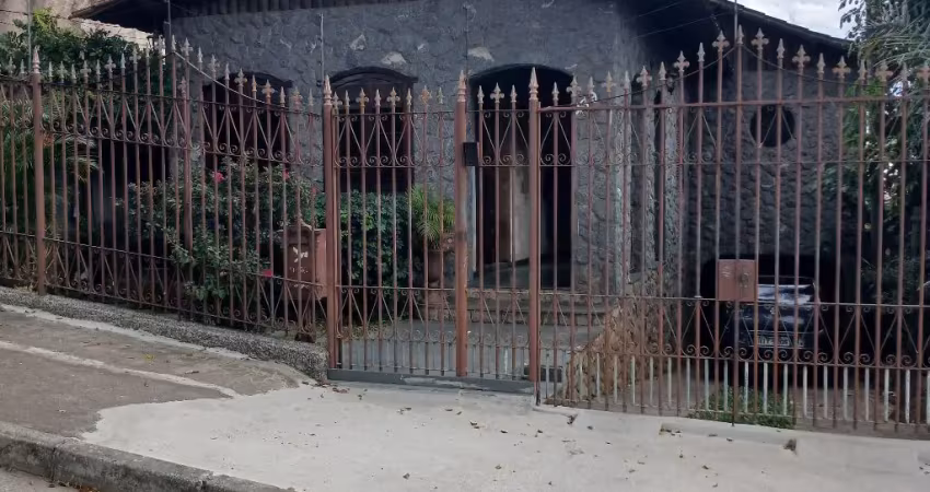 Casa com 3 quartos à venda na Santa Amélia, Belo Horizonte 