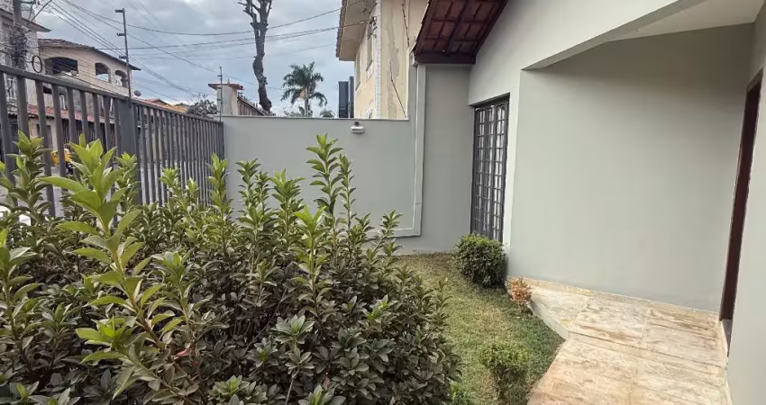 Casa de oportunidade 395m2 de terreno e 256m2 de área construída no santa amélia