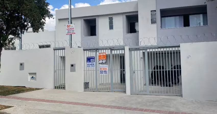 Excelente portunidade casa duplex,  independente com área privativa, no bairro rio branco.