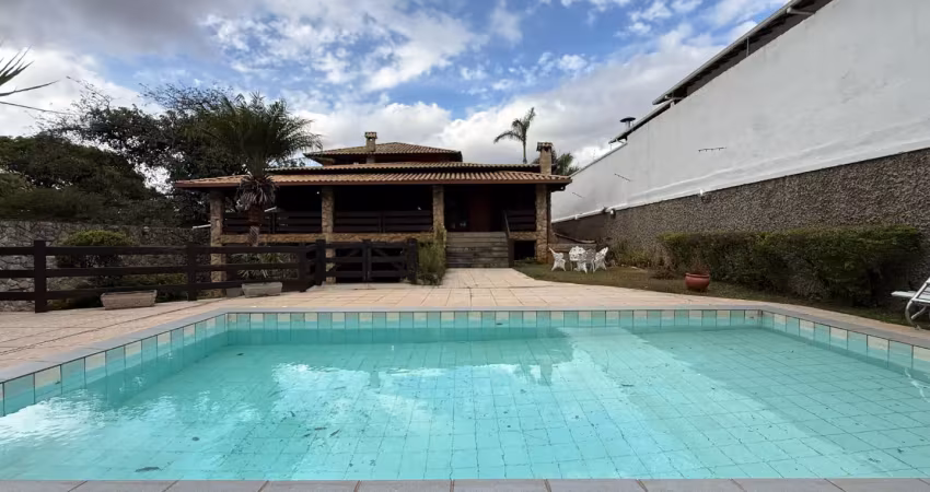 Casa colonial – pampulha | 1.000m² de terreno | 550m² construídos